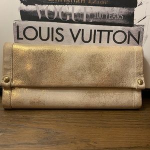 Hobo wallet gold metallic